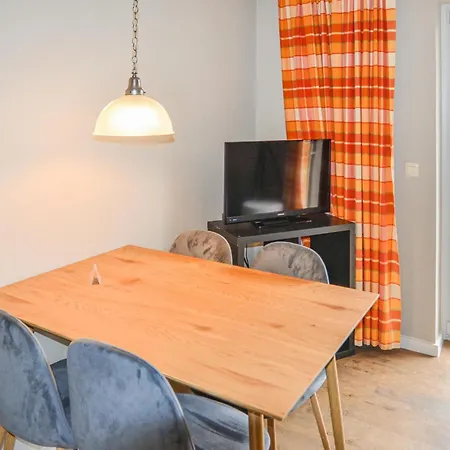 1 Bedroom Lovely Apartment In Dagebuell