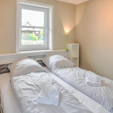 1 Bedroom Stunning In Apartment Dagebuell